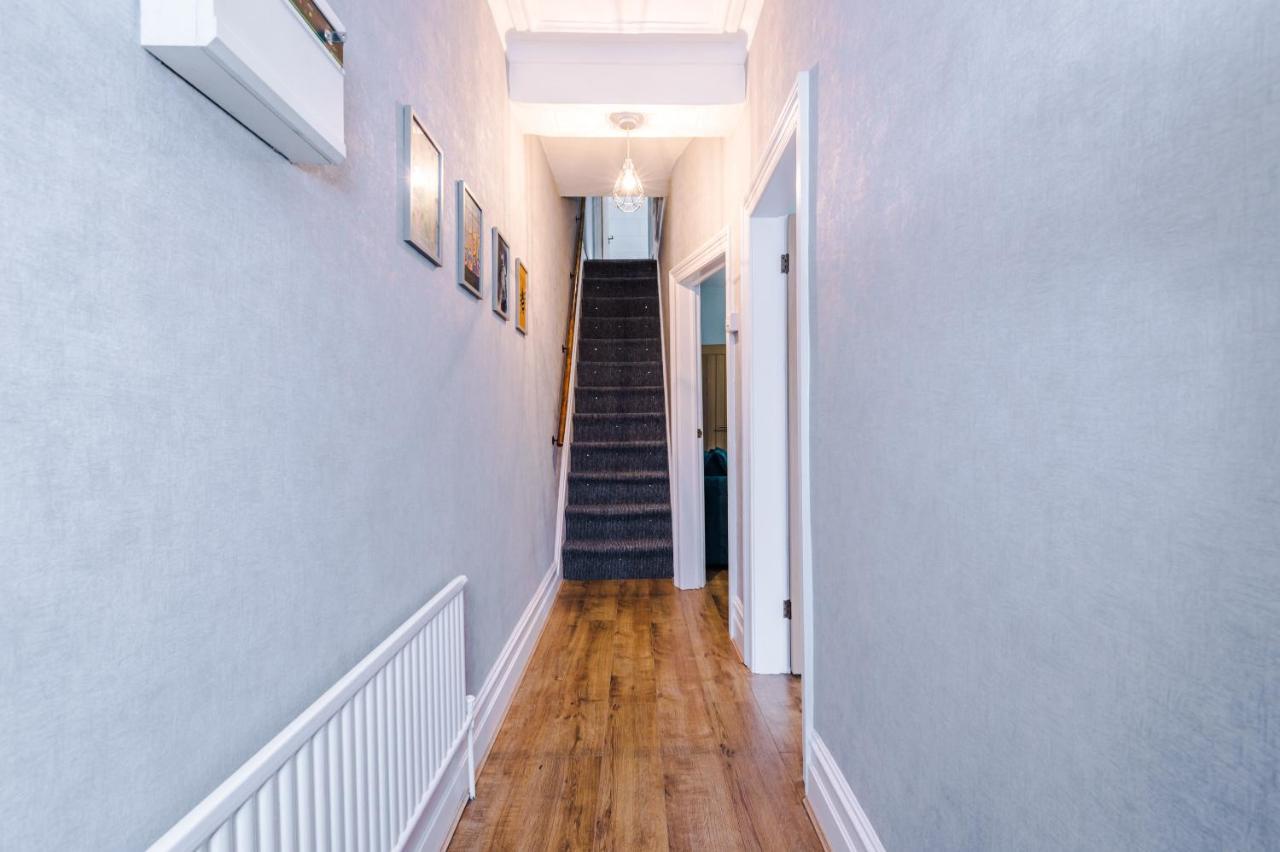 3 Bed Property, Upto 8 Guests Near City Centre Mánchester Exterior foto